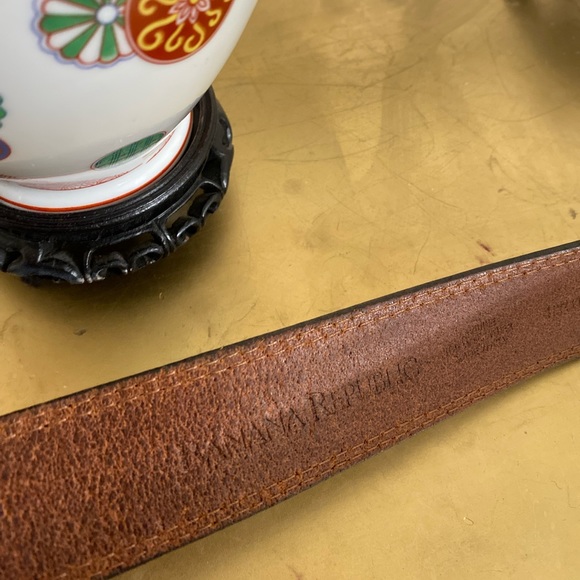 Banana Republic solid brass Buckle Italian Leather belt - Picture 7 of 8